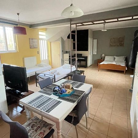 Patras - Independent Studio In Quiet Area 외부 사진
